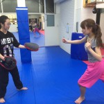 横須賀 女子キックボクシング クラス(練習風景動画)